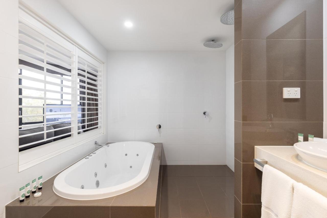 Premier Spa Suite,1271188765:JPEG